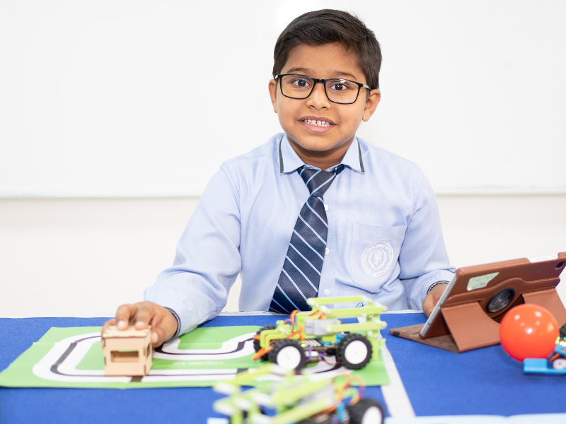 ICS Kuwait – Middle School Robotics Indian middle school in Kuwait - Robotics